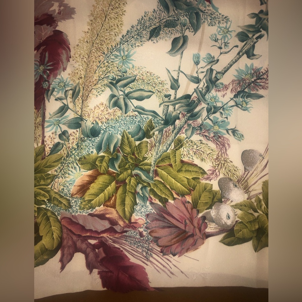 Gucci 100% Silk Scarf with Floral Print & Border - Picture 2 of 6